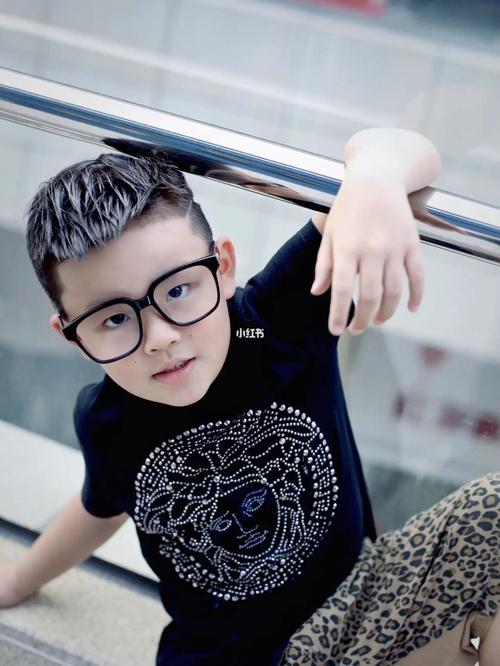 穿搭_喷雾_发蜡_时尚_自贡绅士复古油头馆_潮流男孩发型图片大全儿童