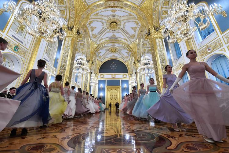 grand kremlin palace hosts regal ball for young cadets