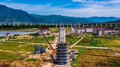 浙江仙居:杭温高铁仙居特大桥施工正酣