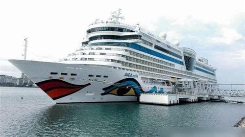 德国途易集团旗下的邮轮"迈希夫三号"于4月28日抵达德国北部