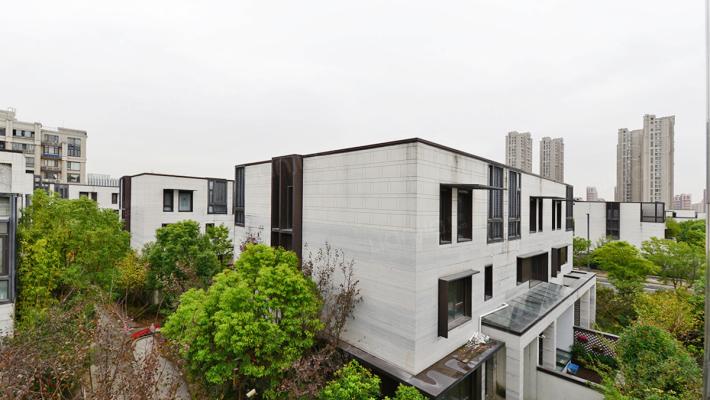 绿地秋霞坊(别墅) 4室2厅 1800万_上海嘉定嘉定新城坊