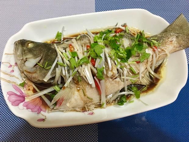 家常清蒸鲈鱼