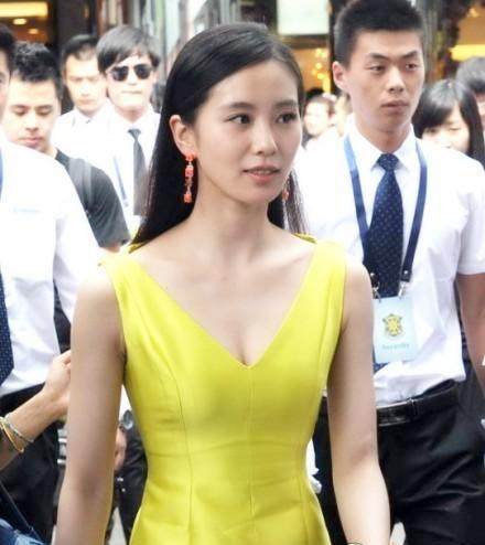 普通镜头下女明星究竟有多瘦?郑爽恢复健康,吴谨言撑不起衣服!