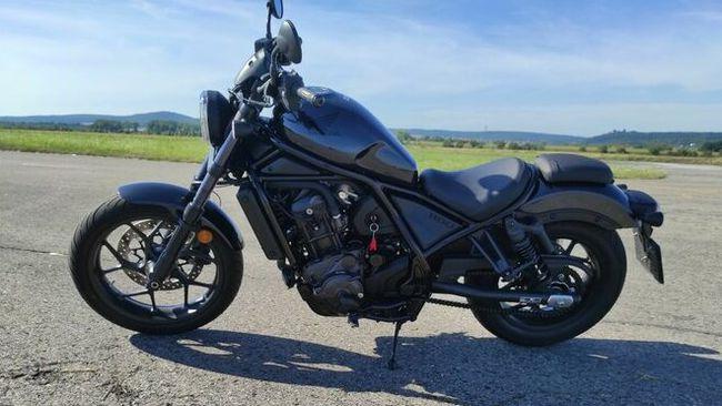 本田cmx1100rebeldct带自动挡的摩托车