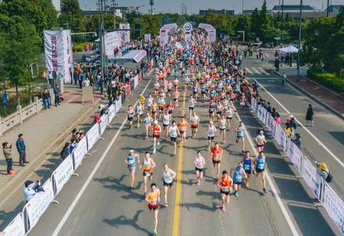 活力绽放,青春洋溢 |"汇信地产杯"马拉松比赛圆满落幕