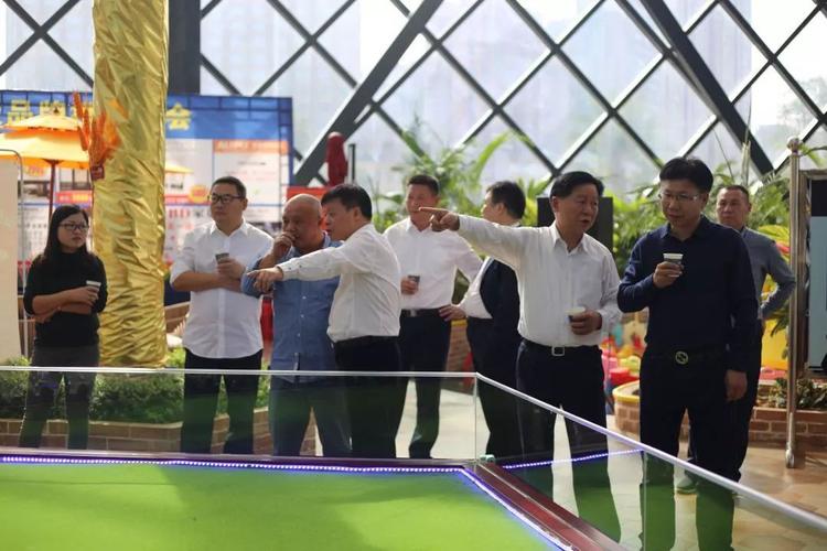 宁乡农商银行董事长一行莅临未来方舟参观考察