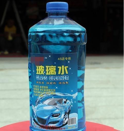 汽车上的玻璃水 可以用水加洗洁精代替吗 ?