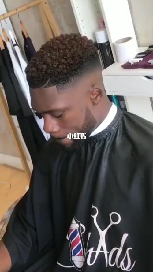非洲小黑人造型烫_男士发型_发型_男士发型推荐_时尚