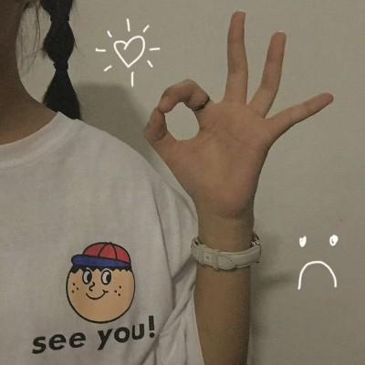 女生ok手势背影头像