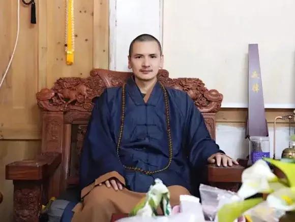 "最帅和尚"释明心六根不净?拒绝诸多白富美,热衷新媒体遭质疑