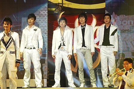 好男儿》专题 正文  新浪娱乐讯 7月21日晚7:30,2007《美特斯·邦威