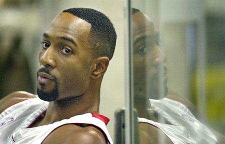 资料图片7次全明星球员莫宁被肾病击倒告别nba