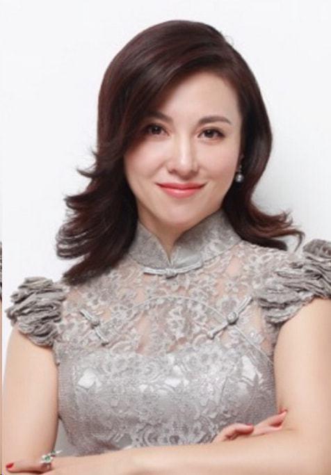 央视主播梦桐:曾没钱买出镜衣服,现逆袭为央视"三大花旦"之一|女主持