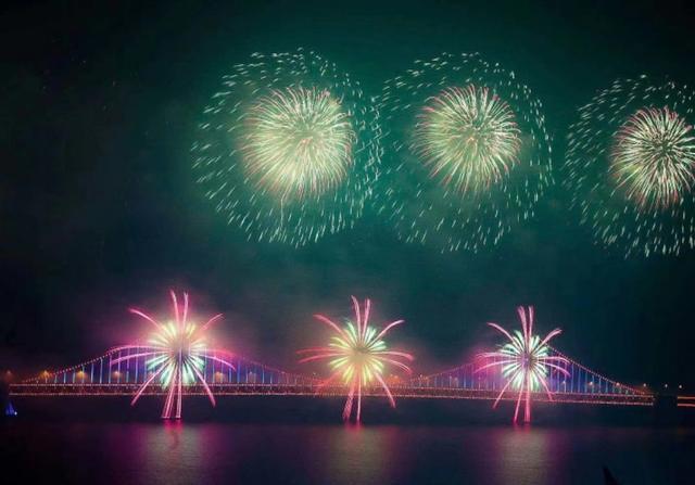 2019大连元宵节烟花晚会激情上演!这就是我爱的大连