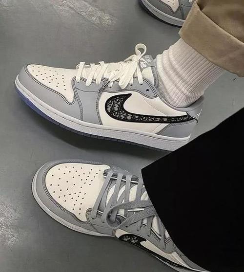 dior x aj1 low货量4700双 dior联名aj多少钱