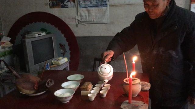 乡村年味儿:三茶五酒祭神,十一大碗祭祖
