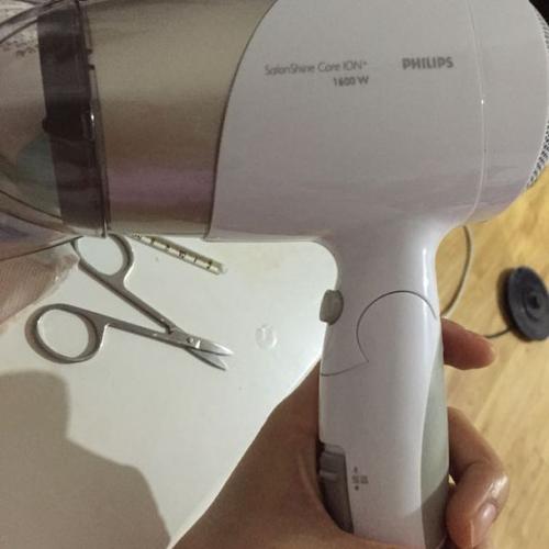 飞利浦(philips) 电吹风hp8203 经典高端大气家用大功率专业负离子冷