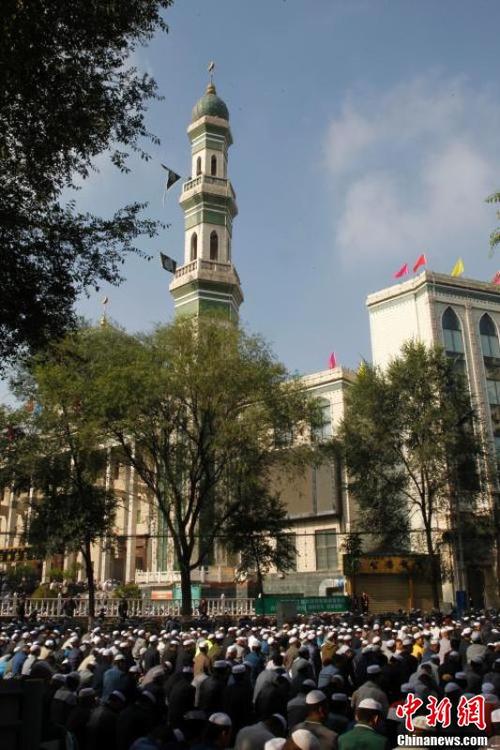 青海穆斯林民众喜迎古尔邦节