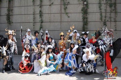 17人表演团队合影