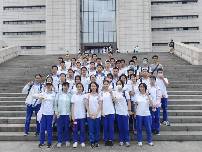 专家讲座走进大学七中立志成才集中教育活动精彩纷呈