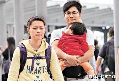 原创张国荣接班人,靠演"傻子"得三次视帝,如今娶红孩儿为妻