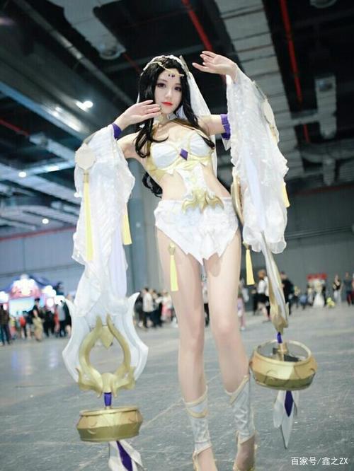 小姐姐cosplay王者荣耀貂蝉,网友直呼:大长腿!