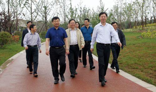 安徽省交通控股投资集团高管团队来淮考察 黄晓武戴启远陪同