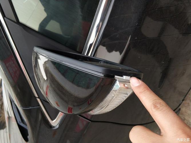 求助了,新轩逸后视镜倒车给蹭了