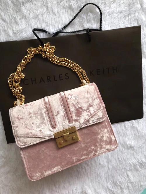 ck 女包 流苏款金典 丝绒粉色也是超级美的了_女包_charles&keith