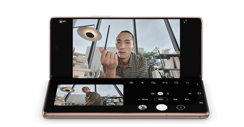 一直被模仿难以被超越 折叠屏当买三星galaxy z fold2