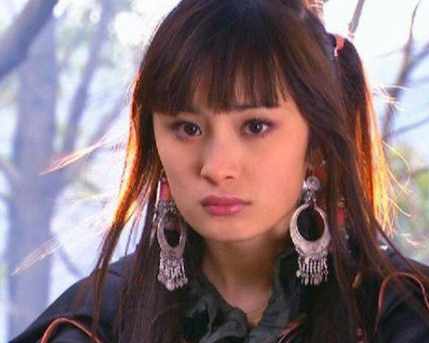 杨幂整容前后照片杨幂脸垮颜值崩塌