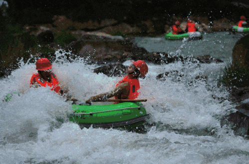 诸暨市赵家镇三坑口 门票:158元 周边玩点:香榧森林公园 百丈飞瀑漂流