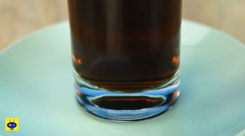 快速倒满可乐如何不溢杯?试了5瓶后,总结出这1招