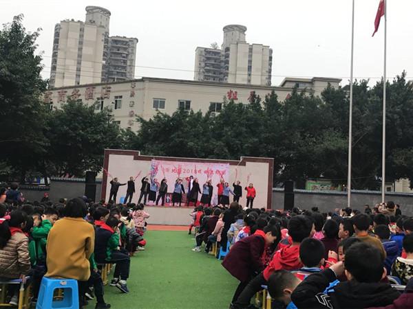 媒体选用渝北区新牌坊小学开展戏曲进校园活动川剧变脸受追捧