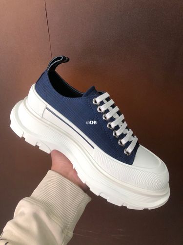 麦昆2020年新款系带鞋_亚历山大·麦昆怎么样_穿搭_长腿_麦昆_时尚_鞋