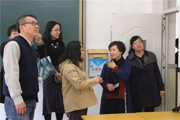 包头市青山区哈达道小学邀请成都草堂小学蓝继红校长参观座谈