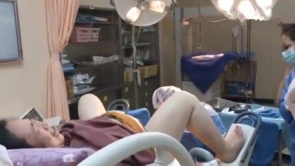 (分娩无遮盖高清图片)组图带你看产妇顺产全过程,世间