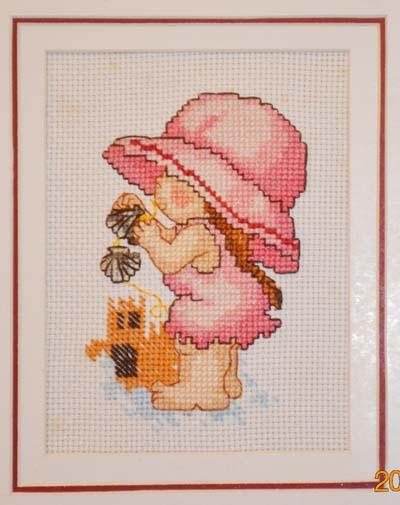 服装学院 十字绣专题 十字绣新闻 > 正文 《四季娃娃·夏娃》