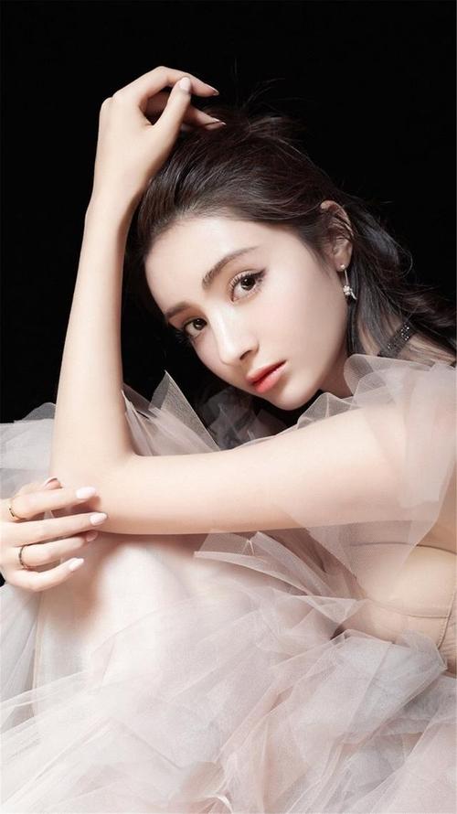 麦迪娜,新疆女明星(五)