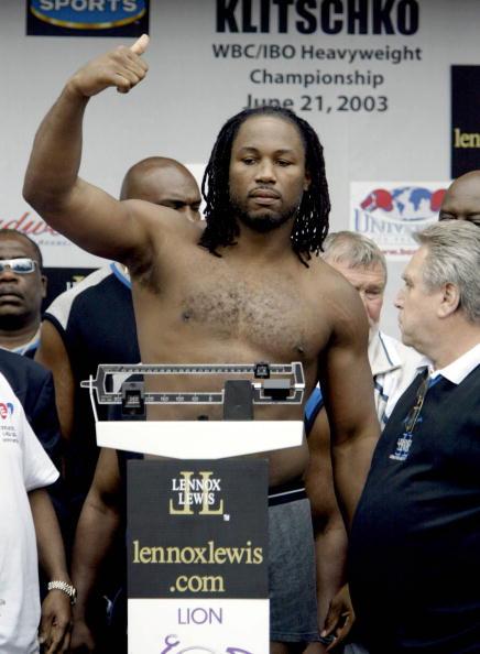 图文-wbc拳王争霸赛一触即发 刘易斯展示肌肉