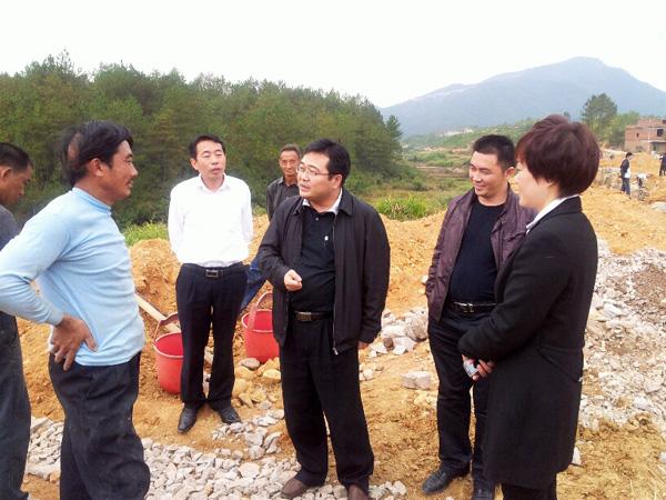 县长孙朝辉到乡镇调研干部下基层活动