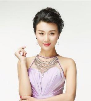 山东卫视美女主持人东辰