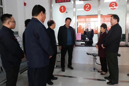 11月8日下午,市委书记张新文,市委常委,秘书长任忠义,副市长王忠想等