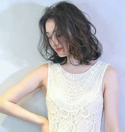 2017烫中发发型 "全是卷"女生烫发