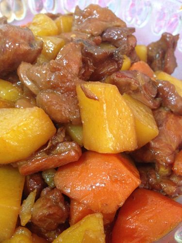 土豆炖鸡块