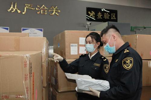 港珠澳大桥海关助力粤港澳跨境电商快速发展