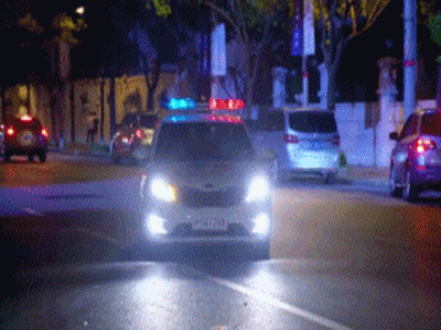 警察抓人时警车亮灯鸣笛竟是因为这