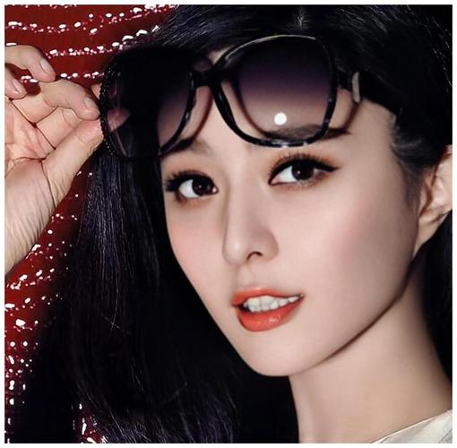 罚款八亿,落魄到靠圈层铺路,范冰冰还是当年的"范爷"