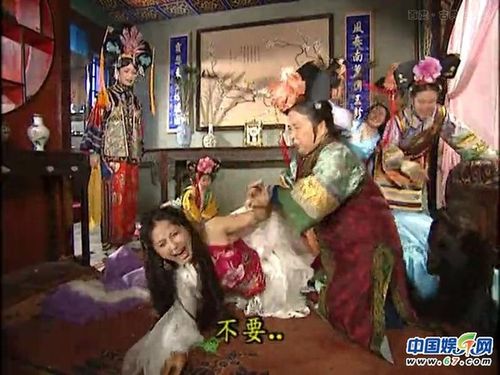 女明星肚兜抹胸诱惑王祖贤欲露还羞最销魂