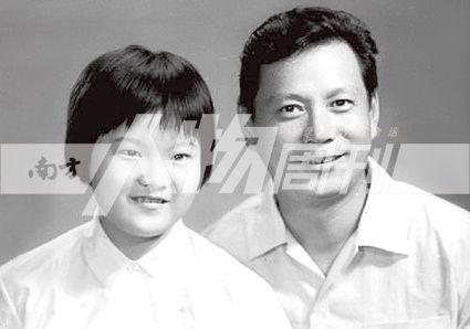 洪晃和生父洪君彦